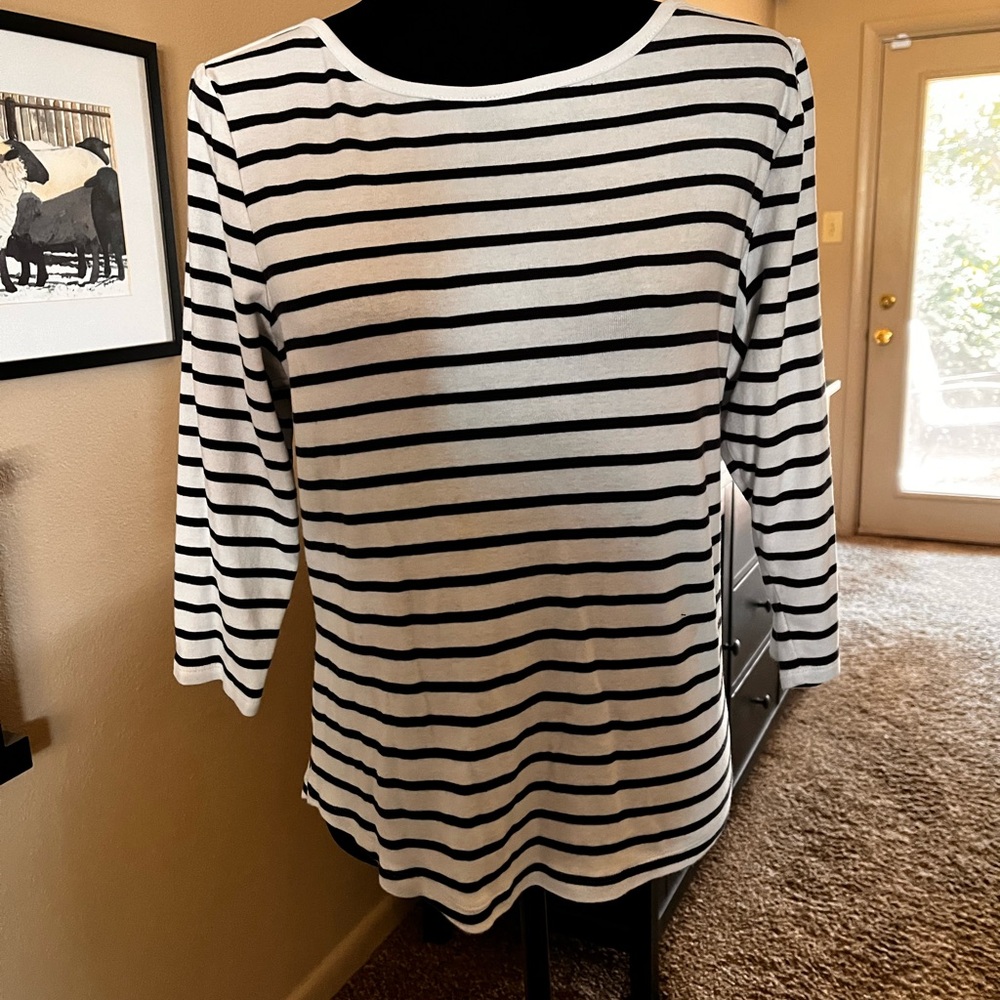 Chico’s 100% cotton cream neck top